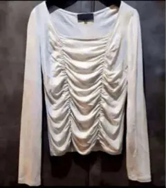 UNTITLED★ スクエアネック★ギャザーカットソ－★アンタイトル★美品