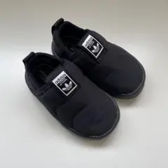 adidas ブラック スリッポン