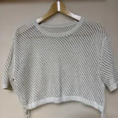 メッシュ編みクリーム色ニットベスト Mサイズのサムネイル