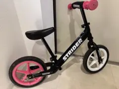 ストライダー 黒 ピンク 美品 子供 キッズ キックバイク プロテクターセットのサムネイル