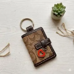 COACH コーチ シグネチャー フォトフレーム付 キーホルダー ハート