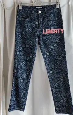 Item thumbnail for item 4ee9b71e-f9ec-4073-b50b-a854f40c1fd5