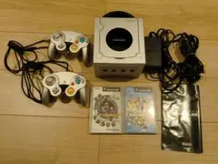 Nintendo GameCube 本体(シルバー)＋付属品、ソフトおまけ付き