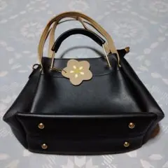 【未使用】底鋲付き　ハンドバッグ