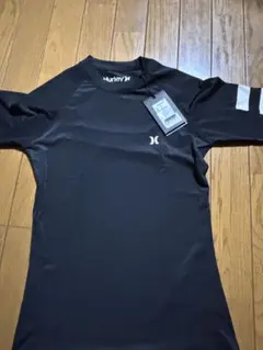 送料込み　Hurley ラッシュガード ブラック Sサイズ 新品