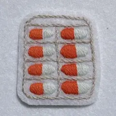手縫い刺繍アイロンワッペン(薬)