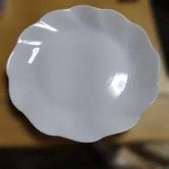 ホワイト花びら型陶器皿