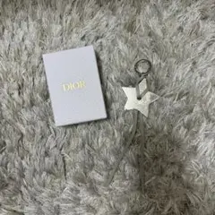 ディオール　ノベルティ　ウェルカムギフト　星型　キーホルダー