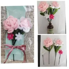 ピンクのバラと小花のモールフラワー花束①