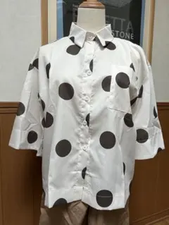 【新品未使用‼️ドット柄‼️半袖シャツ‼️】ホワイト‼️タグ付き‼️近日削除予定‼️Lサイズ