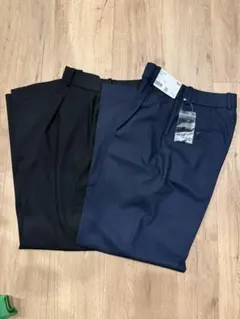 UNIQLO タックワイドパンツ　黒と紺の新品　２着