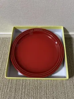 LE CREUSET プレート2枚セット チェリーレッドのサムネイル