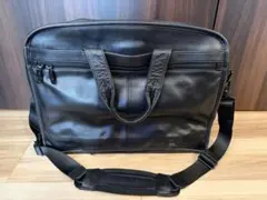 TUMI レザーメッセンジャーバッグ 希少品 - メルカリ