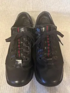 GUCCI 正規品　グッチ　ブラック スニーカーのサムネイル