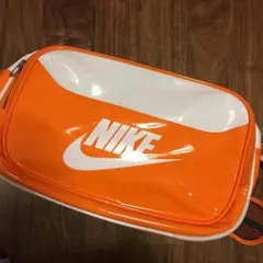 ナイキ エナメル スポーツバック