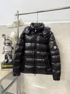 黒 フード付き ダウンジャケット