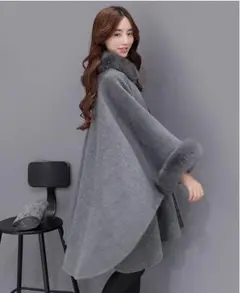 大活躍間違いなし♡♡ファー付きポンチョ