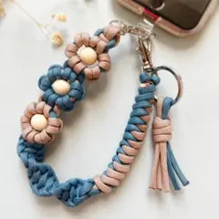 【ハンドメイド】パラコード お花のハンドストラップ｜スマホストラップ 紺ベージュ