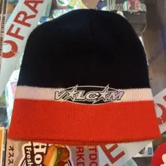 VOLCOM ニット帽 ビーニー ブラック オレンジのサムネイル