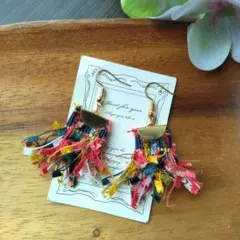 再販45⭐　赤　フリンジ　カラフル　ピアス　イヤリング　夏　タッセル　ネイティブ