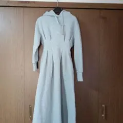 グレー フード付き ロングドレスパーカー