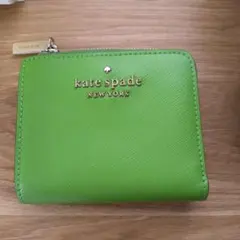 kate spade グリーン 二つ折り財布のサムネイル