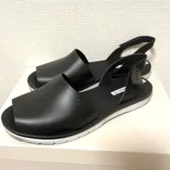 【Ipanema】ラバーサンダル 黒×白 24cm 軽量 フラットサンダルのサムネイル