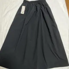 新品未使用　UNIQLO ボリュームロングスカート Sブラック