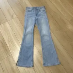 H &M ライトブルーフレアパンツ