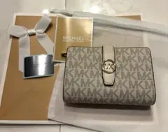 MICHAEL KORS ライトクリーム　二つ折り財布