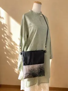 草花刺繍の帯リメイク　横掛けバッグ