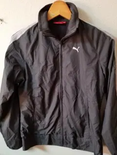 PUMA薄手ウィンドブレイカー