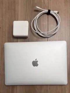 【動作確認済】Apple MacBook Pro 本体【放電80回 良品】のサムネイル
