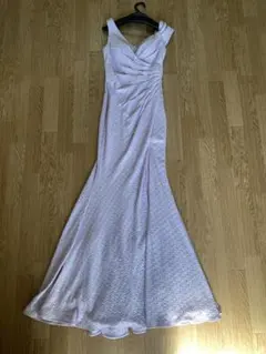 薄紫のフレアドレス スリーブ付き