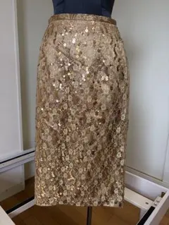 ストロベリーフィールズ レース　スパンコール　タイトスカート