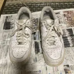 NIKE AIR FORCE 1 ホワイト スニーカー