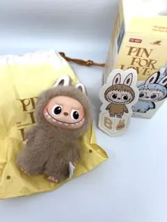 pin for love イニシャル ラブブ B ぬいぐるみ