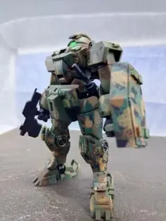 ジャンク】限定品MG 陸戦型ガンダム 迷彩コーティング(砂漠)素組完成品