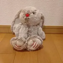 ウサギ型ぬいぐるみ