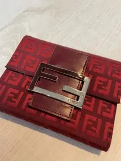 FENDI 三つ折り財布 8M0001 ズッカ柄 レッド×ブラック - メルカリ