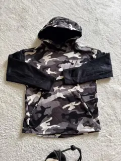 NIKE 迷彩柄フード付きトレーナー　キッズ　XS