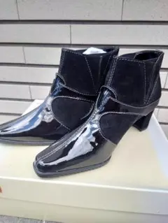 黒 エナメル スエード サイドコアスリッポンブーツ