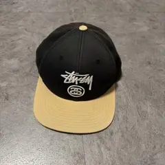 STUSSY キャップ ブラック ベージュ スナップバックのサムネイル