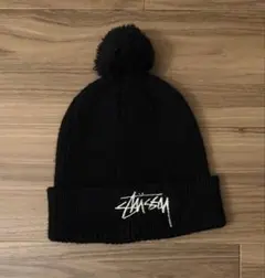 STUSSY ポンポン付き　ニット帽　ブラック