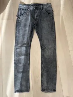 H&M メンズ　チェーン付き　ジーンズ