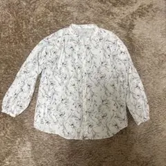 花柄 長袖ブラウス シャツ ホワイト　グローバルワーク
