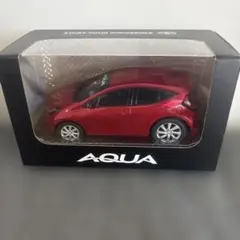 トヨタ　アクア　プルバックカーのサムネイル