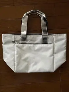 【新品値下げ】メナード 保冷機能付き 2way トートバッグホワイト×シルバーのサムネイル