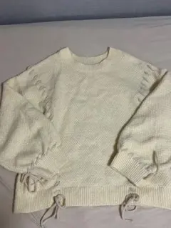 Amiur クリーム色 白色ニット　白ニット　リボンのサムネイル