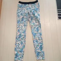 フラワープリント スキニーパンツ　レディース　Lサイズ